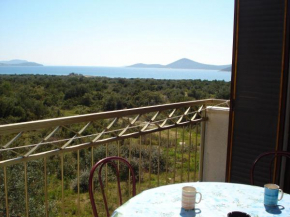 Apartments Damir - on the sea side